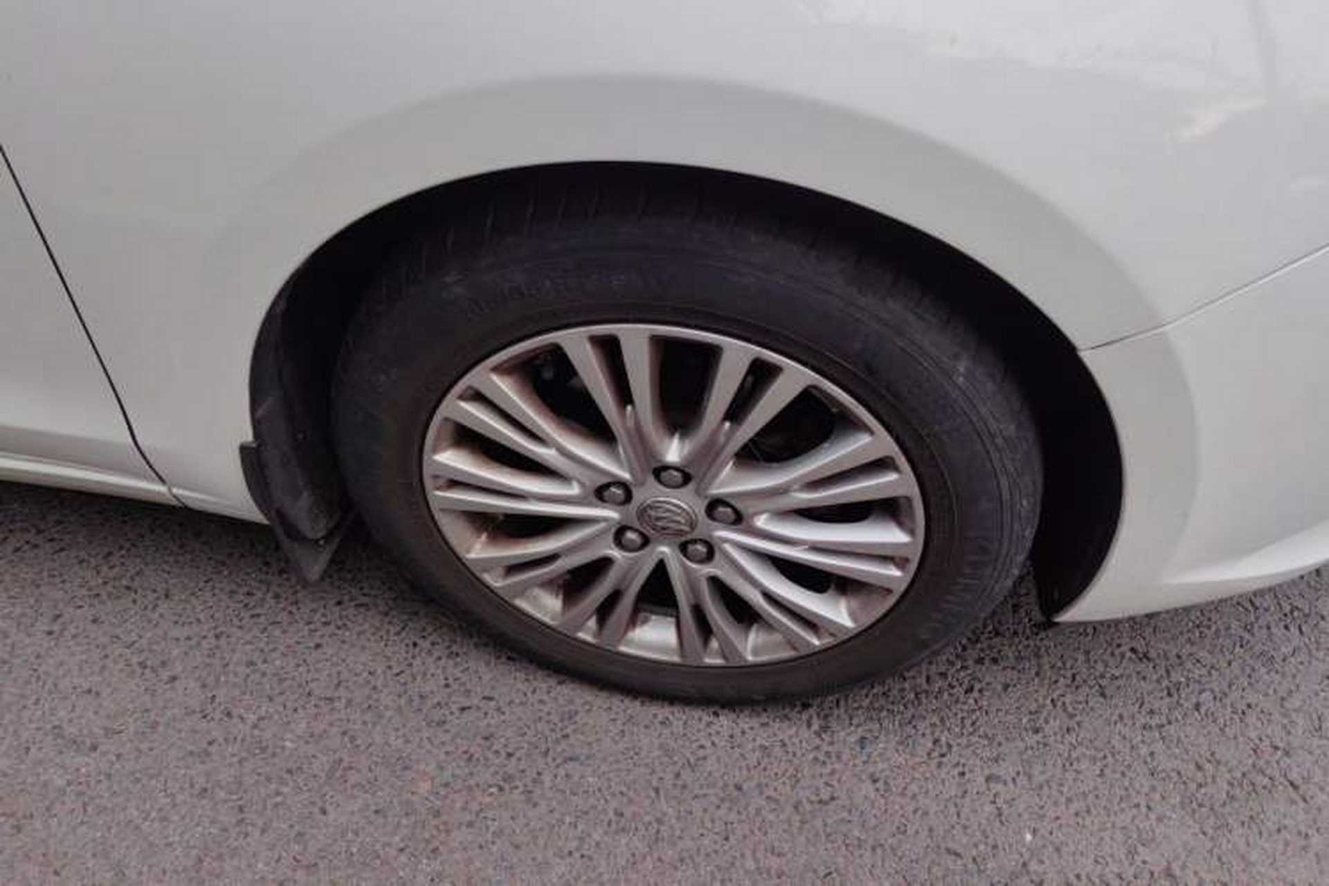 Used Buick GT 2017 15N Automatic Elite Version Right Front Wheel Hub