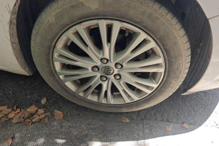 Used Buick GT 2017 15N Automatic Elite Version Right Front Wheel Hub