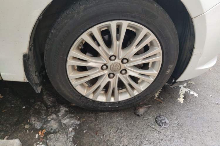 Used Buick GT 2017 15N Automatic Elite Version Right Front Wheel Hub