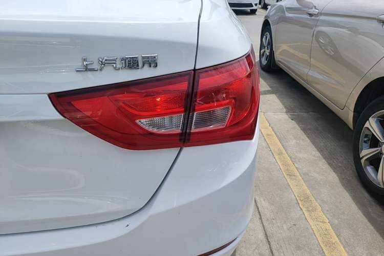 Used Buick GT 2017 15N Manual Entry-Level Trim Right Rear Taillight