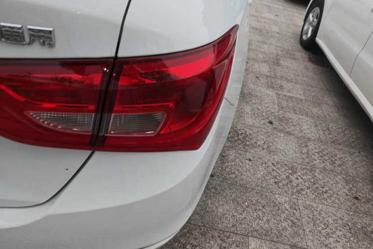 Used Buick GT 2017 15N Automatic Entry-Level Trim Right Rear Taillight
