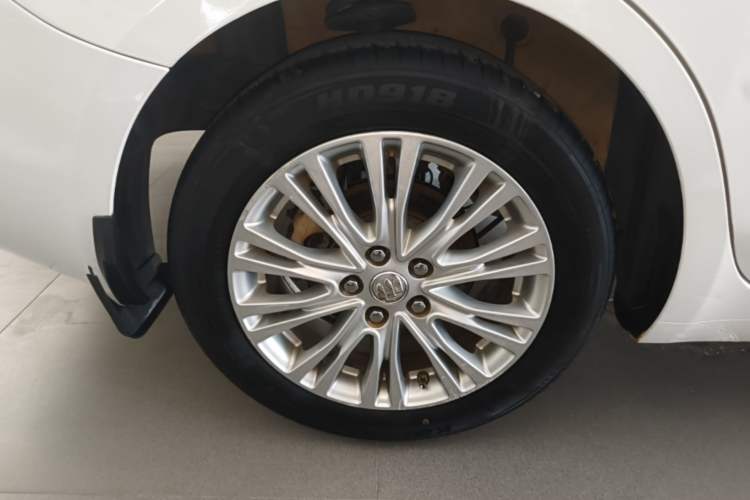 Used Buick GT 2017 15N Automatic Elite Version Right Rear Wheel Hub