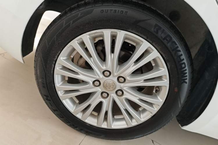 Used Buick GT 2017 15N Automatic Elite Version Right Rear Wheel Hub