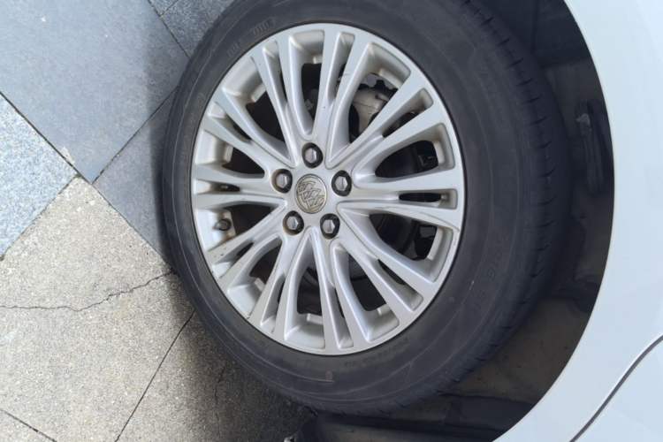 Used Buick GT 2017 15N Automatic Elite Version Right Rear Wheel Hub