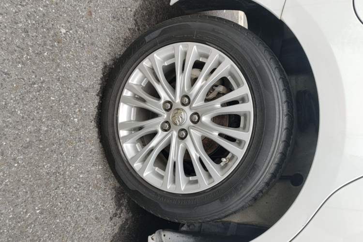 Used Buick GT 2017 15N Automatic Elite Version Right Rear Wheel Hub