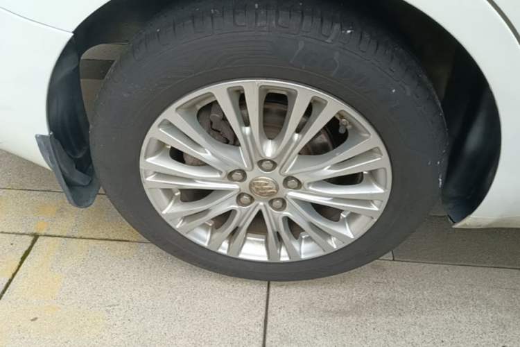 Used Buick GT 2017 15N Automatic Elite Version Right Rear Wheel Hub
