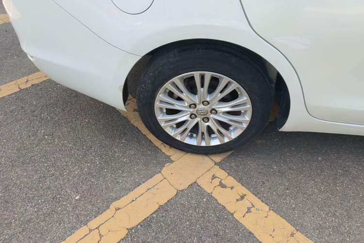 Used Buick GT 2017 15N Automatic Elite Version Right Rear Wheel Hub