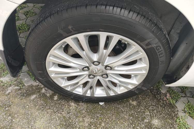 Used Buick GT 2017 15N Automatic Elite Version Right Rear Wheel Hub