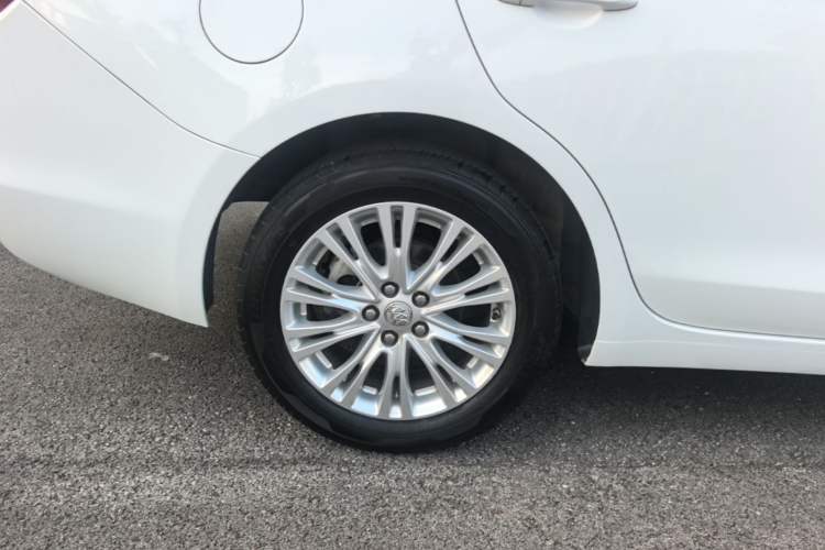 Used Buick GT 2017 15N Automatic Elite Version Right Rear Wheel Hub