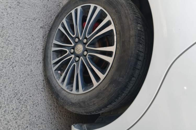 Used Buick GT 2017 15N Automatic Deluxe Edition Right Rear Wheel Hub