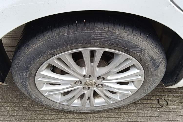 Used Buick GT 2017 15N Automatic Elite Version Right Rear Wheel Hub