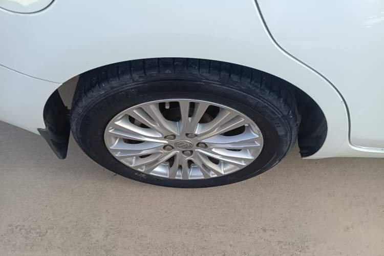 Used Buick GT 2017 15N Automatic Elite Version Right Rear Wheel Hub