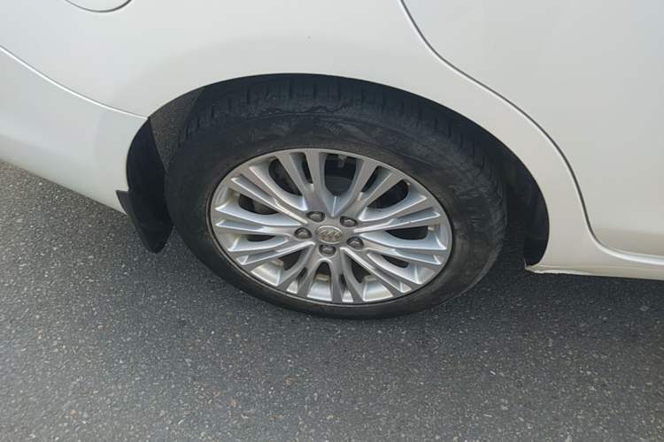 Used Buick GT 2017 15N Manual Elite Version Right Rear Wheel Hub