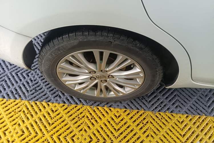 Used Buick GT 2017 15N Automatic Elite Version Right Rear Wheel Hub