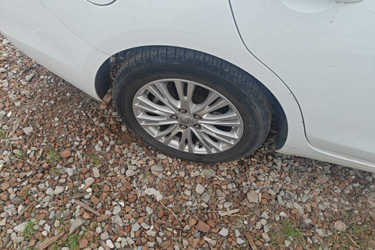 Used Buick GT 2017 15N Automatic Elite Version Right Rear Wheel Hub