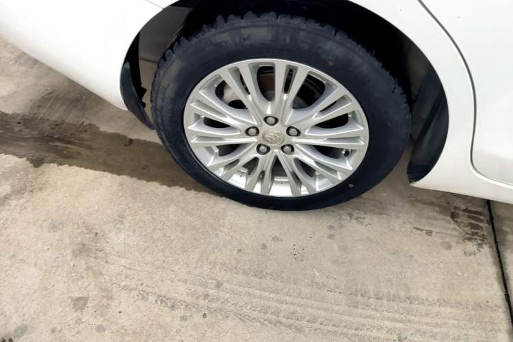 Used Buick GT 2017 15N Automatic Elite Version Right Rear Wheel Hub