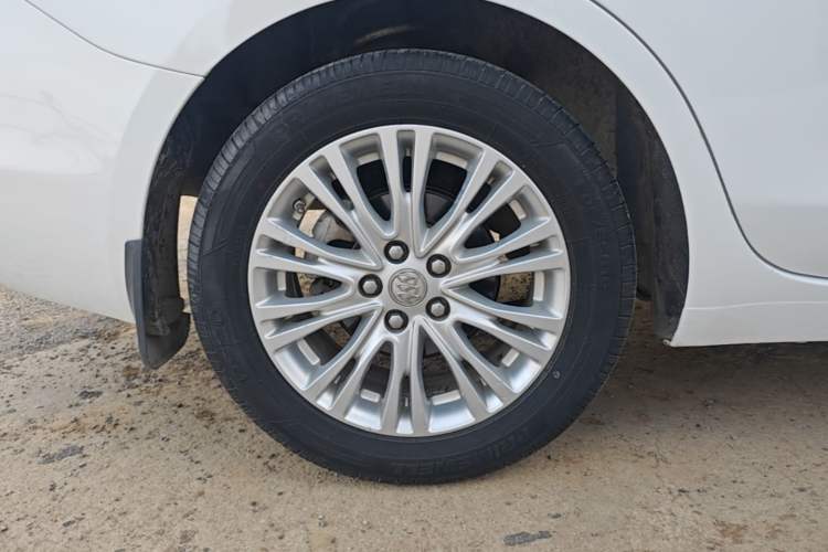 Used Buick GT 2017 15N Automatic Elite Version Right Rear Wheel Hub