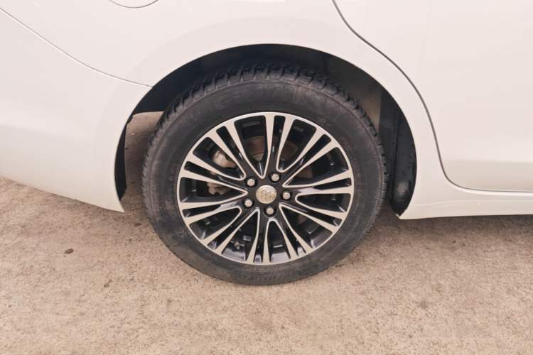 Used Buick GT 2017 15N Automatic Deluxe Edition Right Rear Wheel Hub