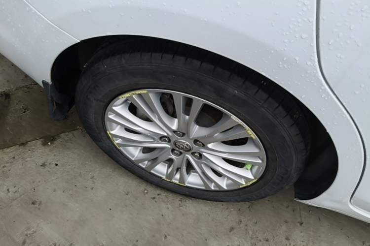 Used Buick GT 2017 15N Automatic Elite Version Right Rear Wheel Hub