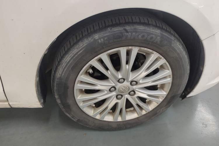 Used Buick GT 2017 15N Automatic Elite Version Right Rear Wheel Hub