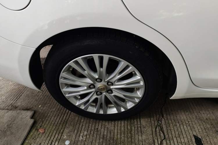Used Buick GT 2017 15N Automatic Elite Version Right Rear Wheel Hub