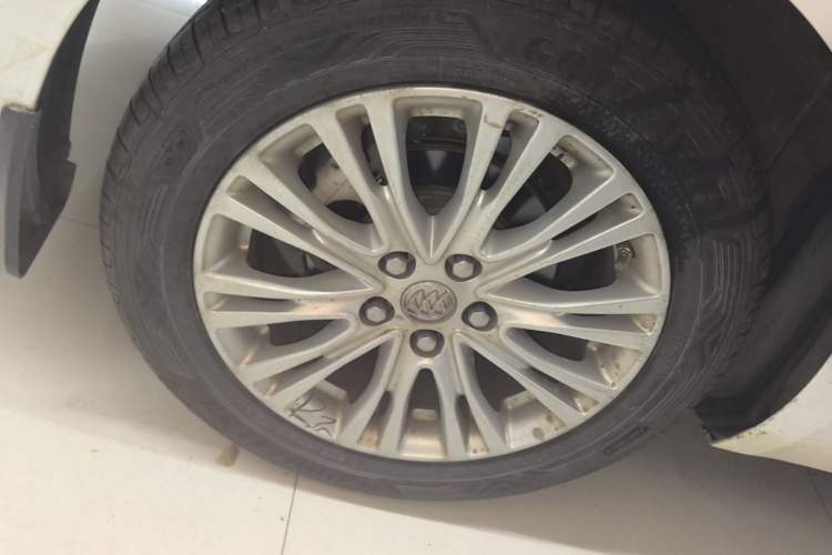 Used Buick GT 2017 15N Automatic Elite Version Right Rear Wheel Hub
