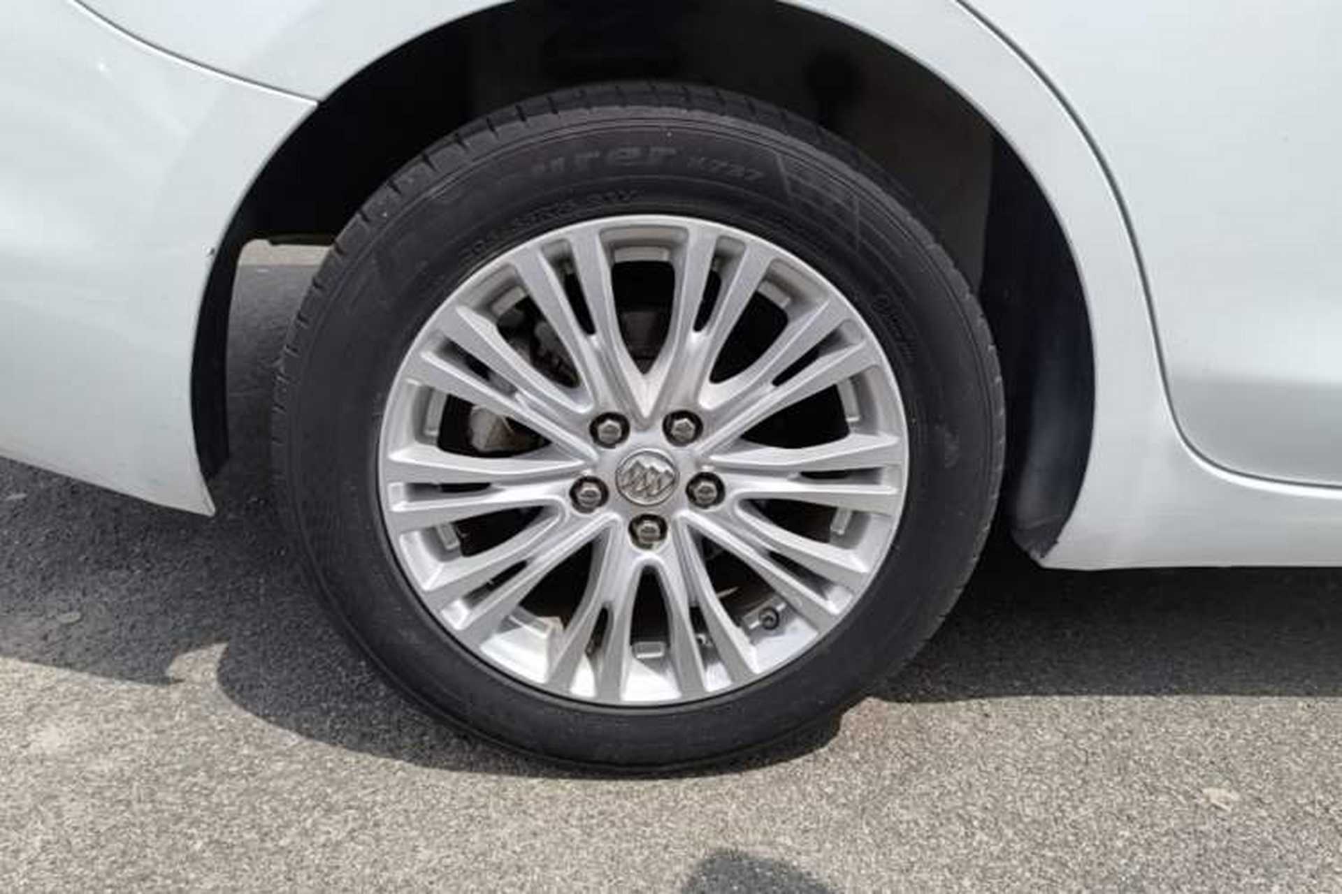 Used Buick GT 2017 15N Automatic Elite Version Right Rear Wheel Hub