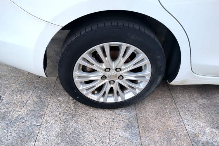 Used Buick GT 2017 15N Automatic Elite Version Right Rear Wheel Hub