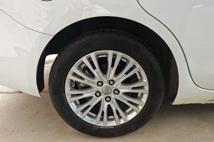 Used Buick GT 2017 15N Automatic Elite Version Right Rear Wheel Hub