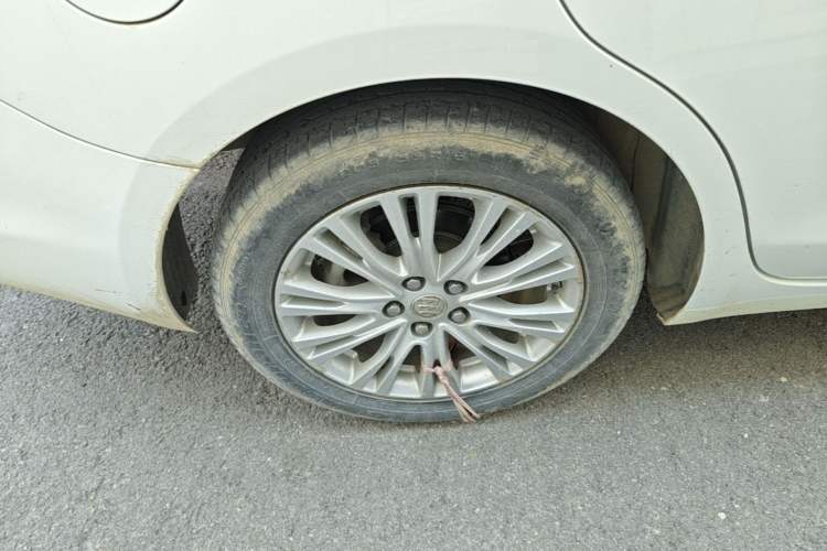 Used Buick GT 2017 15N Automatic Elite Version Right Rear Wheel Hub