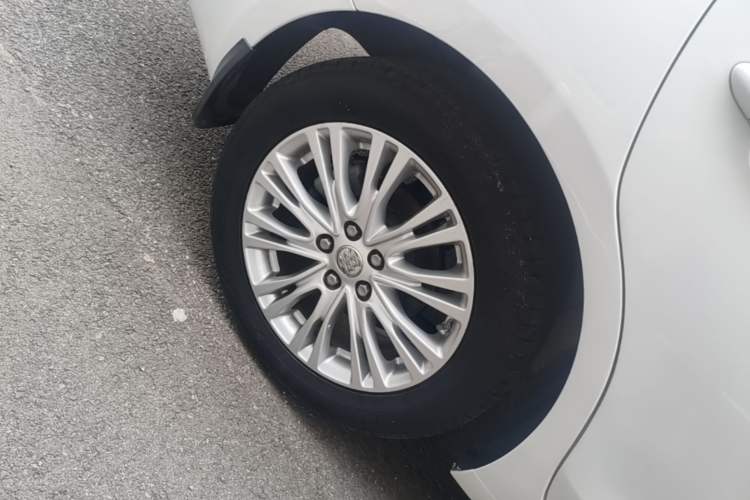 Used Buick GT 2017 15N Automatic Elite Version Right Rear Wheel Hub
