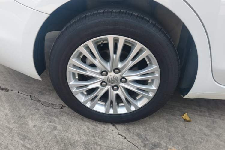 Used Buick GT 2017 15N Automatic Elite Version Right Rear Wheel Hub