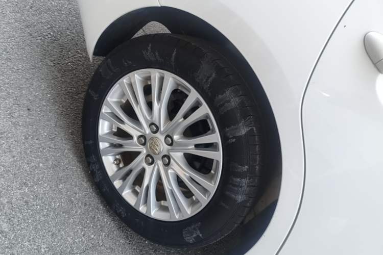 Used Buick GT 2017 15N Automatic Elite Version Right Rear Wheel Hub