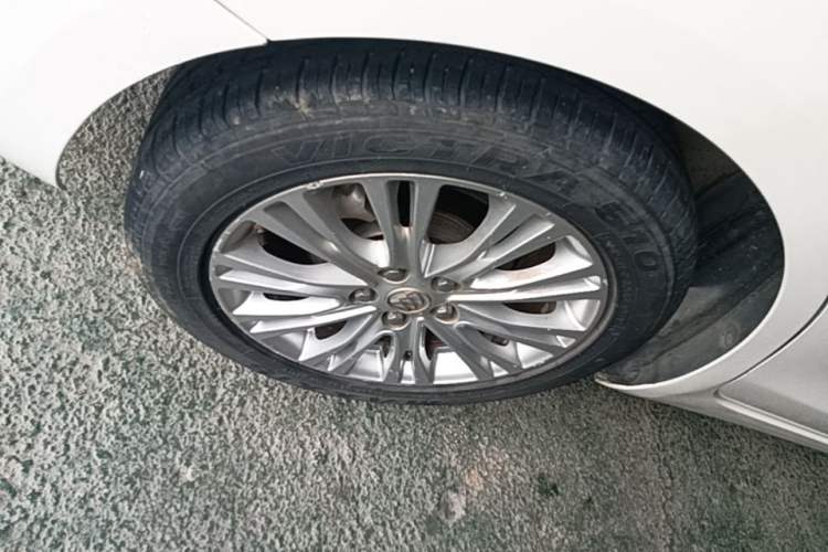 Used Buick GT 2017 15N Automatic Elite Version Right Rear Wheel Hub