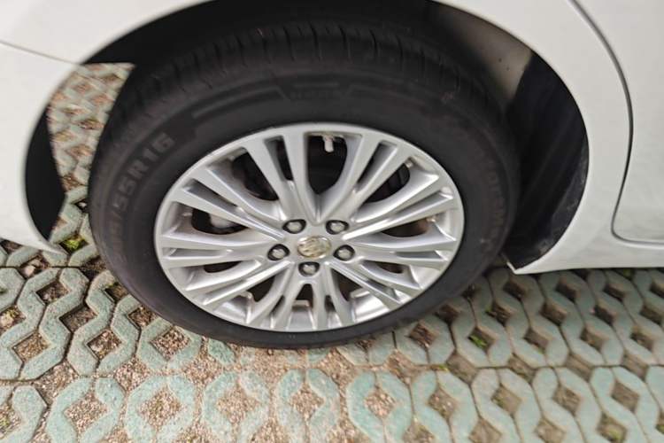 Used Buick GT 2017 15N Manual Elite Version Right Rear Wheel Hub