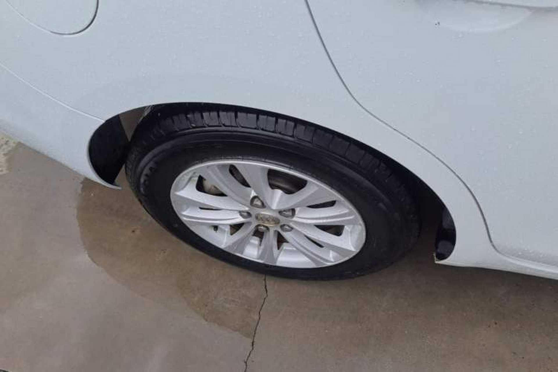 Used Buick GT 2017 15N Automatic Entry-Level Trim Right Rear Wheel Hub