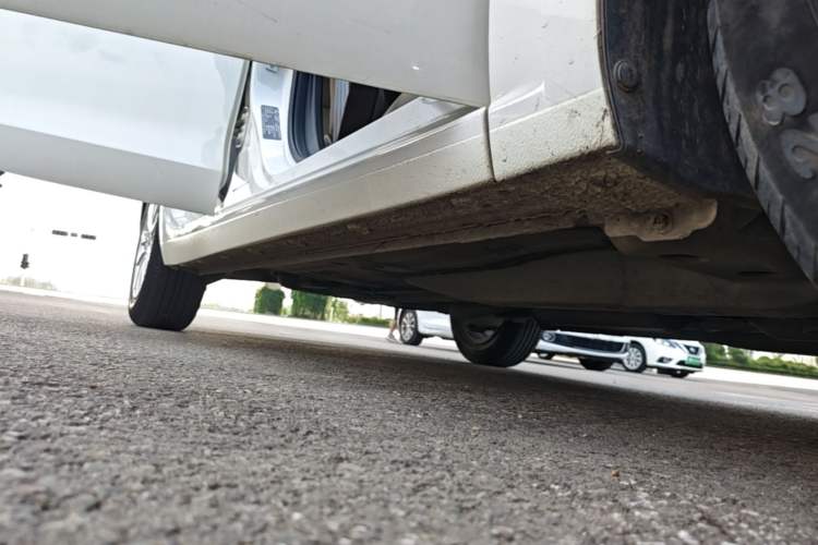 Used Buick GT 2017 15N Automatic Entry-Level Trim Right Side Sill
