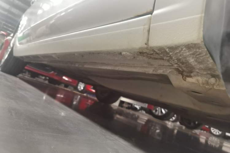 Used Buick GT 2017 15N Automatic Elite Version Right Side Sill