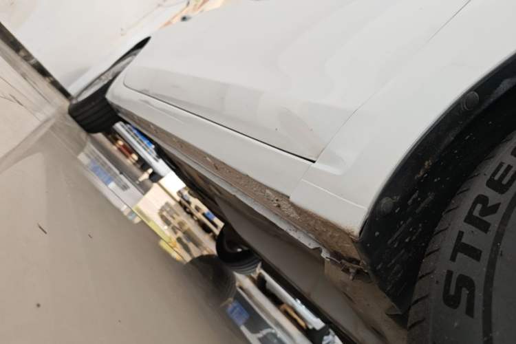 Used Buick GT 2017 15N Automatic Elite Version Right Side Sill