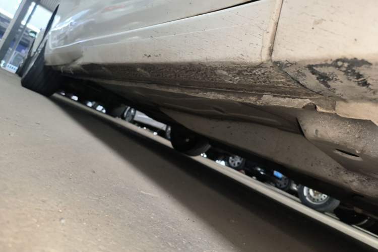Used Buick GT 2017 15N Automatic Elite Version Right Side Sill