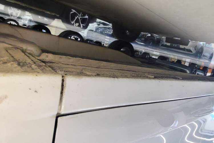Used Buick GT 2017 15N Automatic Elite Version Right Side Sill