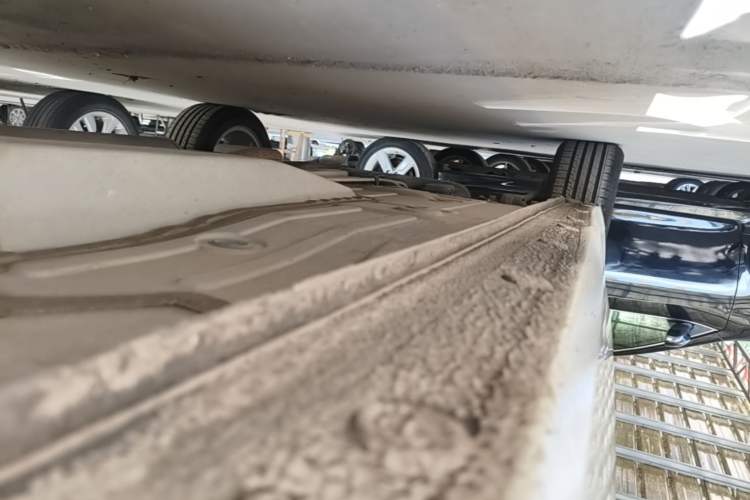 Used Buick GT 2017 15N Automatic Elite Version Right Side Sill