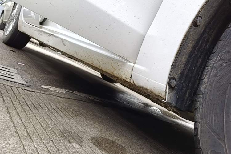Used Buick GT 2017 15N Automatic Elite Version Right Side Sill