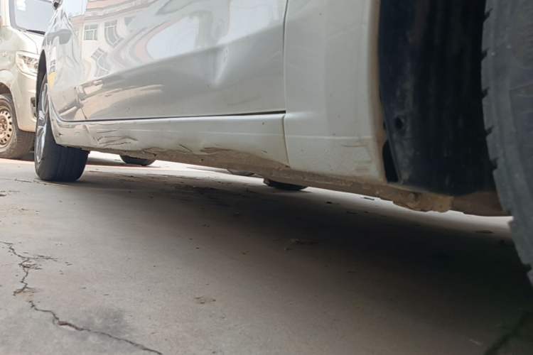 Used Buick GT 2017 15N Manual Entry-Level Trim Right Side Sill