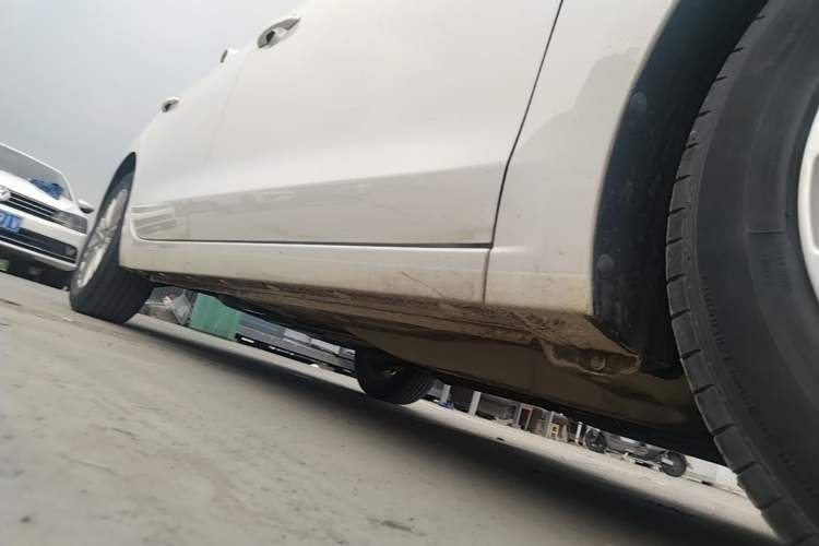 Used Buick GT 2017 15N Automatic Elite Version Right Side Sill