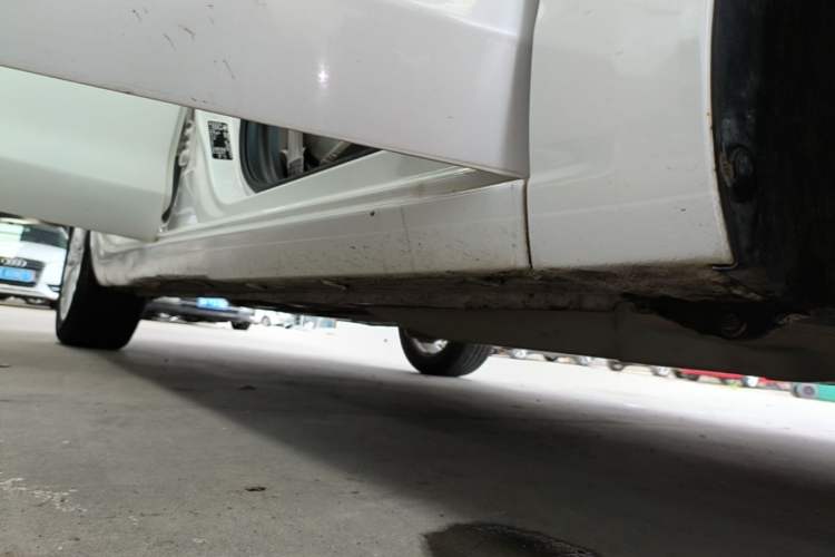 Used Buick GT 2017 15N Manual Elite Version Right Side Sill