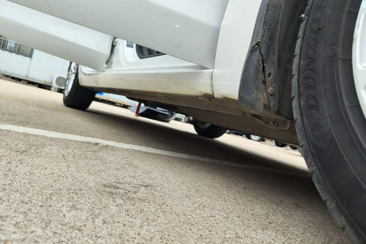 Used Buick GT 2017 15N Automatic Elite Version Right Side Sill