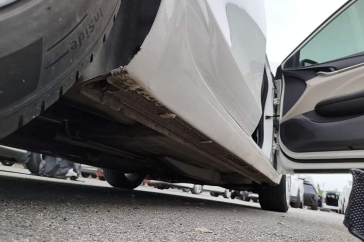 Used Buick GT 2017 15N Automatic Elite Version Right Side Sill