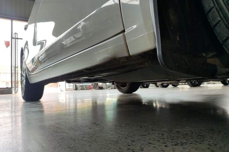 Used Buick GT 2017 15N Automatic Elite Version Right Side Sill