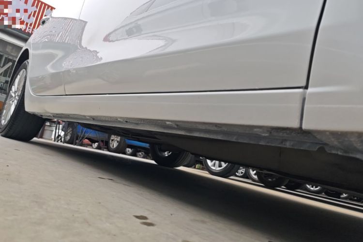 Used Buick GT 2017 15N Automatic Elite Version Right Side Sill